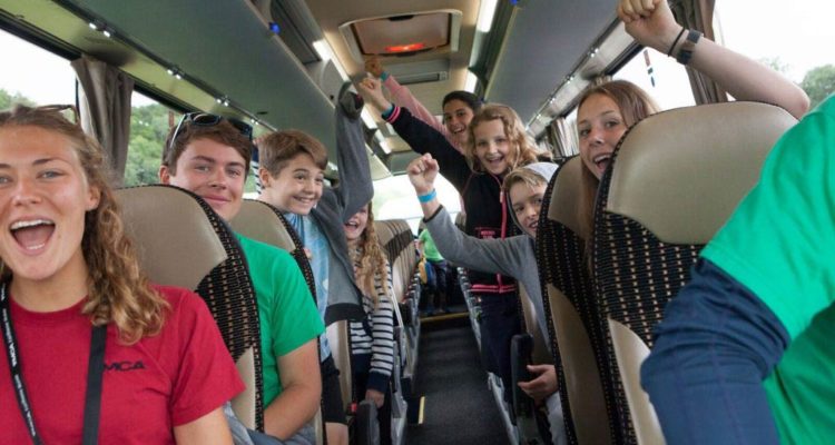 Children on daycamps bus